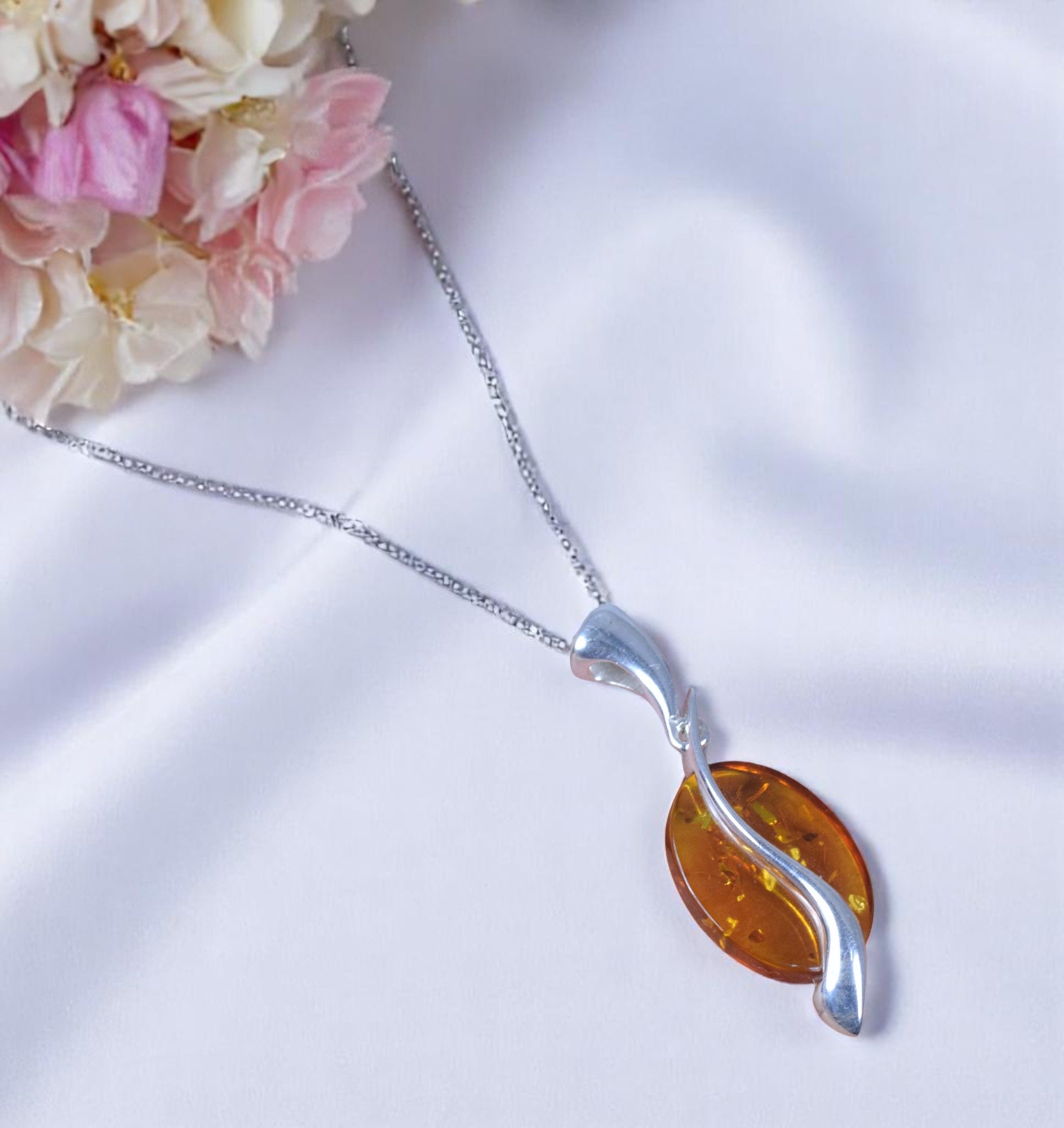 Baltic Amber 925 Sterling Silver Oval Amber Pendant with Modern Setting
